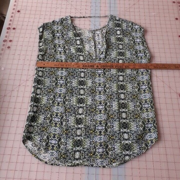 Super Trash Womens Size 36 (Medium) Colorful V Back Short Sleeve Blouse - Picture 9 of 9